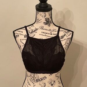 EUC Qianbei Show black bralette​​​​​​​​​​​​